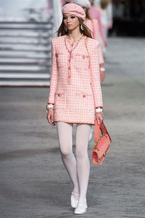 chanel modenschau 2019|Chanel runway fashion.